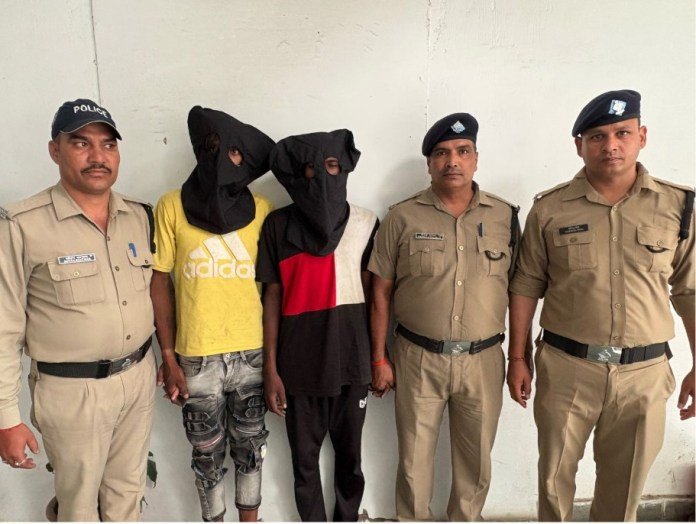 सेलाकुई में चोरी की पांच वारदातों का खुलासा, दो शातिर चोर गिरफ्तार