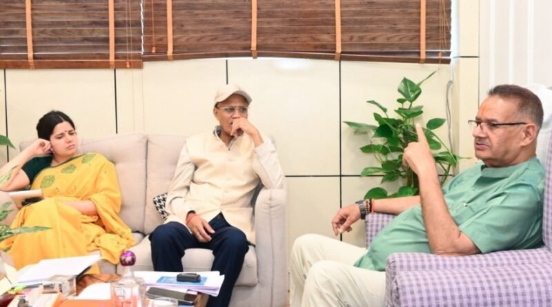 कृषि मंत्री गणेश जोशी ने कृषि एवं उद्यान विभाग के अधिकारियों के साथ की समीक्षा बैठक