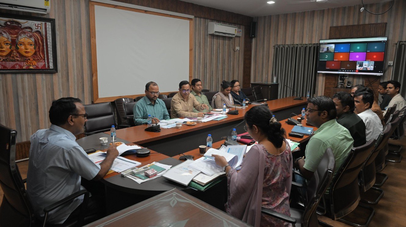 जिलाधिकारी ललित मोहन रयाल की अध्यक्षता में जिला कौशल एवं अप्रेंटिसशिप समिति की समीक्षा बैठक सम्पन्न